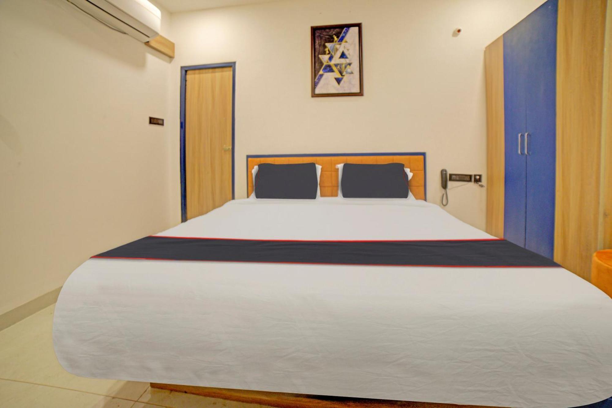 Collection O Lakeview Castle Hotel Warangal Buitenkant foto