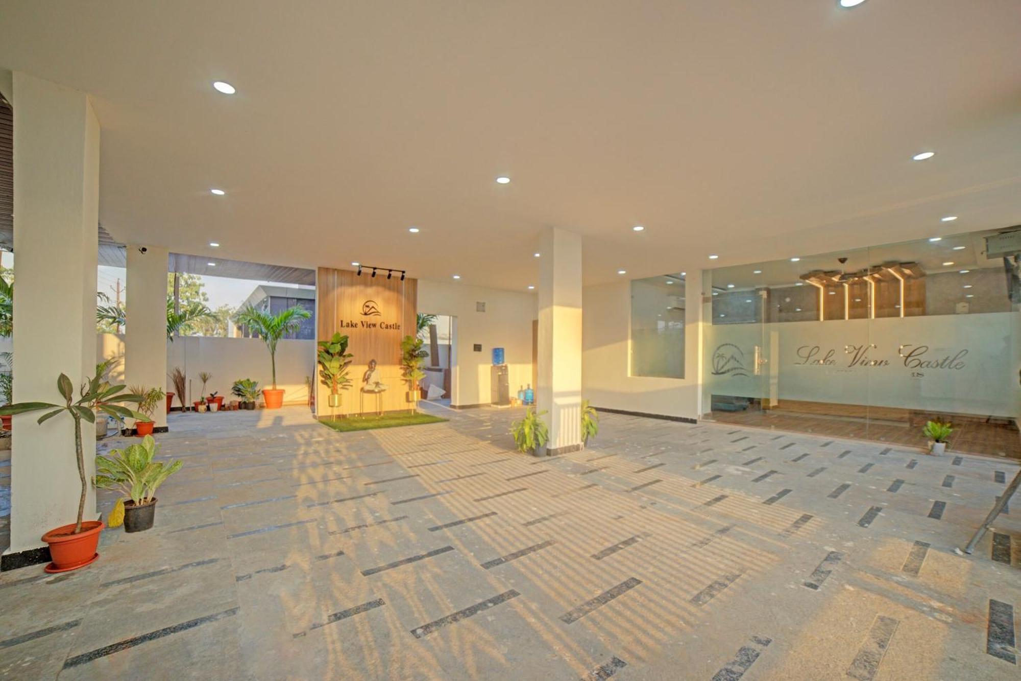 Collection O Lakeview Castle Hotel Warangal Buitenkant foto
